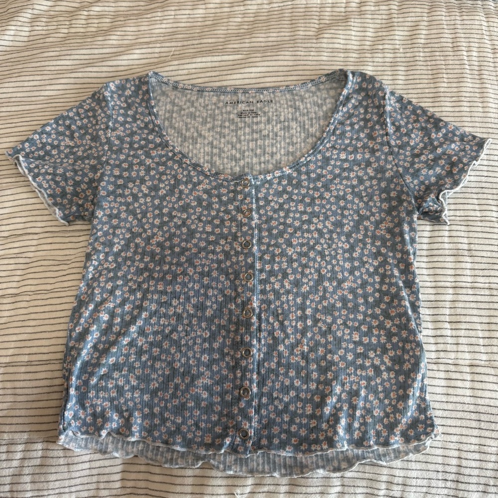 American Eagle Floral Blue Button-Up Top